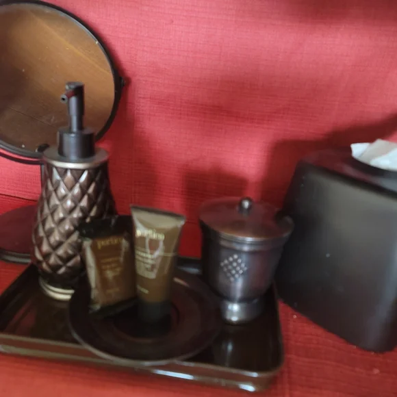 NEW! 6pc. Elegant Bronze/ Brown Metal / Ceramic Complete Bathroom Accessory Set - Picture 14 of 15